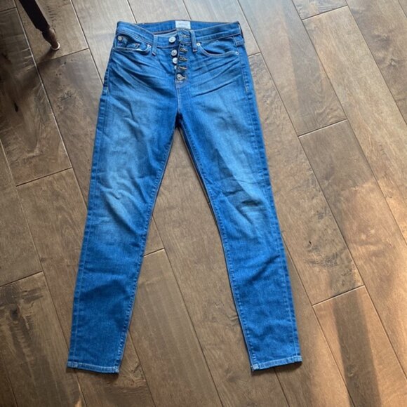 Women’s High Rise Crop Jeans - Picture 2 of 5